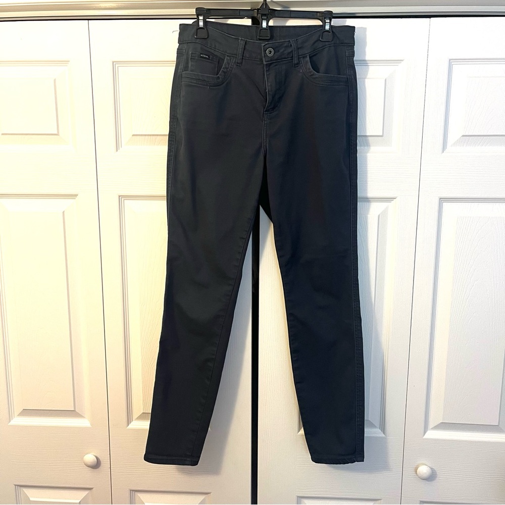 Kuhl Pants Navy Stretchy Fabric Size 12 Regular. 22F noted on tag.